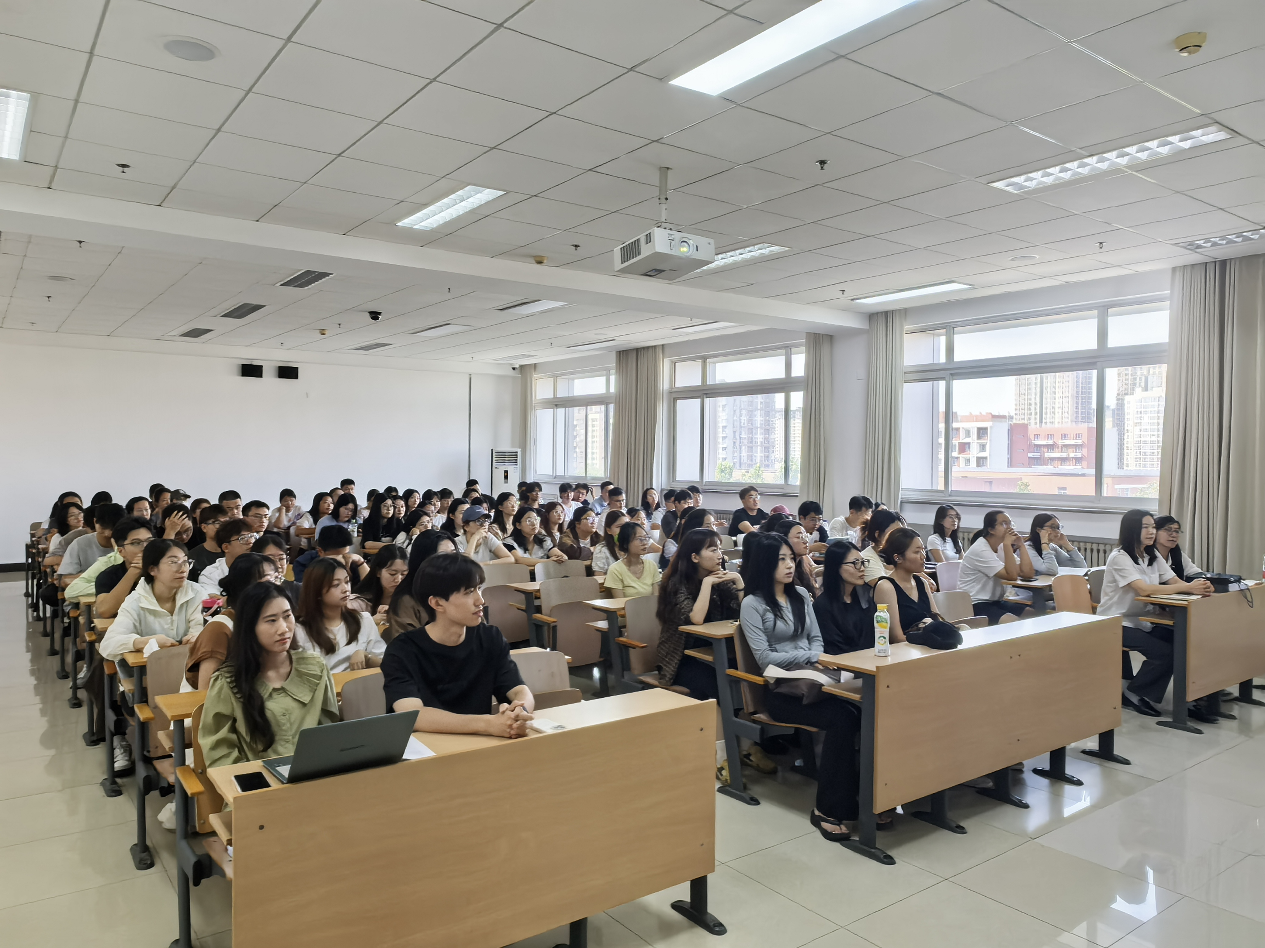 分享会现场.jpg